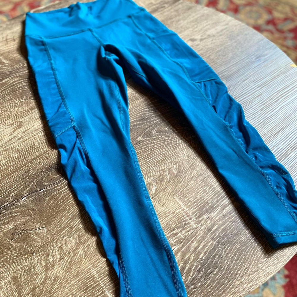 🎶Fabletics Pocket Leggings